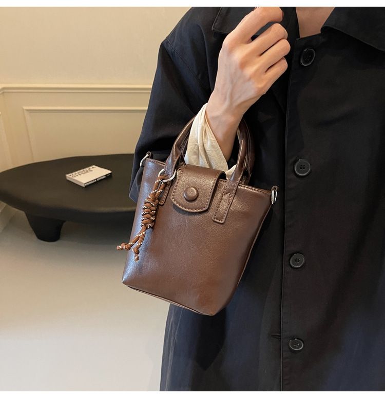 Borsa a tracolla di alta qualità 2024 nuovo design di nicchia mini borsa a secchiello da viaggio con giunture_voghion.com