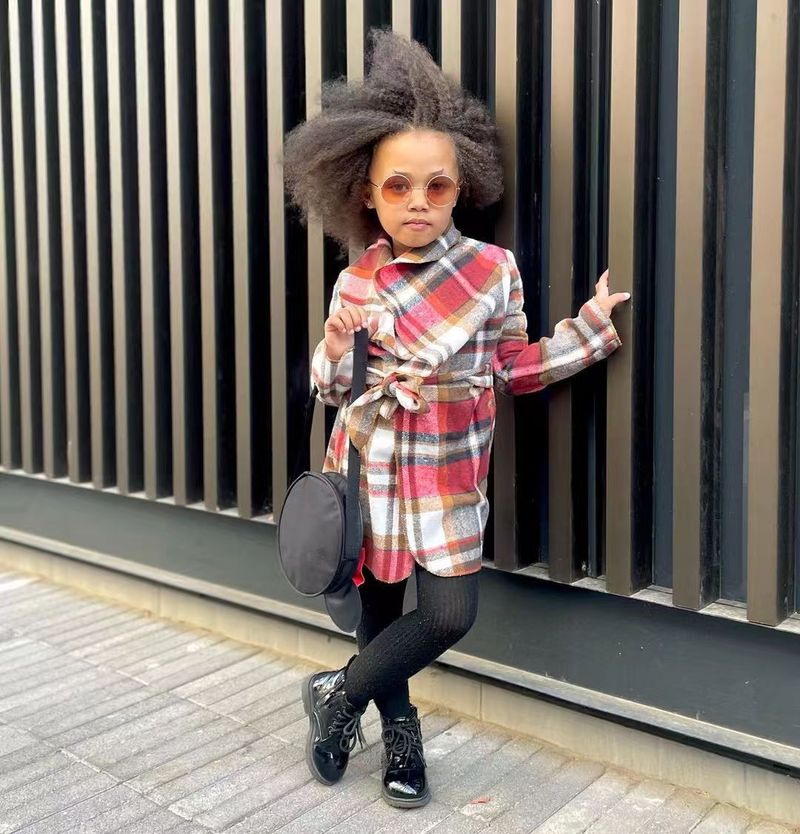 M8080 giacca autunno bambini colletto scozzese neutro top satinato a maniche lunghe trendy stile di media lunghezza_voghion.com