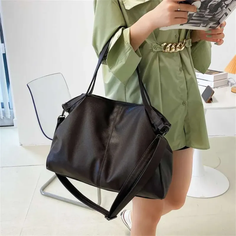 Designer 2025 Borsa a tracolla grande nera per donna 2024 Borsa shopper Hobo in pelle PU di qualità tinta unita_voghion.com