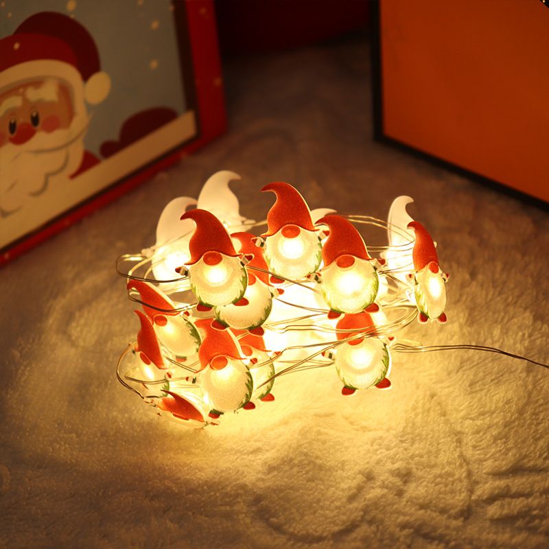 Lichterkette mit rotem Weihnachtsmann-Hut für drinnen und draußen_voghion.com