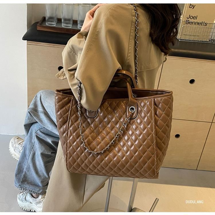 Women's Tote Bag Diamond Lattice Large Capacity Women's Bag Chain Bag Hand Bag Single Shoulder Commuter Style_voghion.com