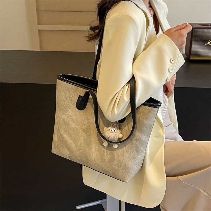 Trendy Oversized Tote Bag For Women - PU Leather Shoulder Bag With Gold Foil Print, Spacious XL College Book Bag For Daily Commute & Casual Outings_voghion.com