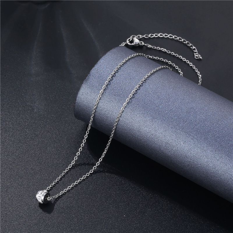 Collier en titane pour femme, chaîne de clavicule simple et tendance, pendentif élégant incrusté d'acier inoxydable._voghion.com