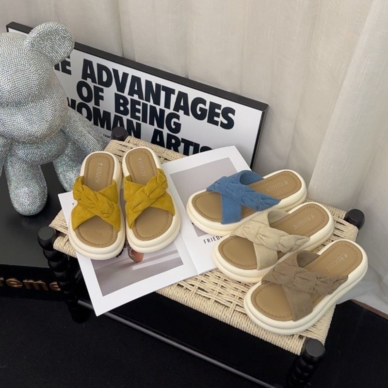 Plattform Dicke Sohle Slipper Für Frauen Sommer Outdoor 2025 Neue Bestickte Veratile Mit Rock Cro Strap Strand_voghion.com