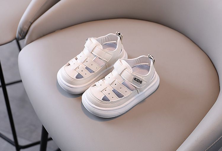 Sandali per bambini alla moda estiva 2024, scarpe da spiaggia in pelle con fori per bambini e bambine, scarpe con suola morbida_voghion.com