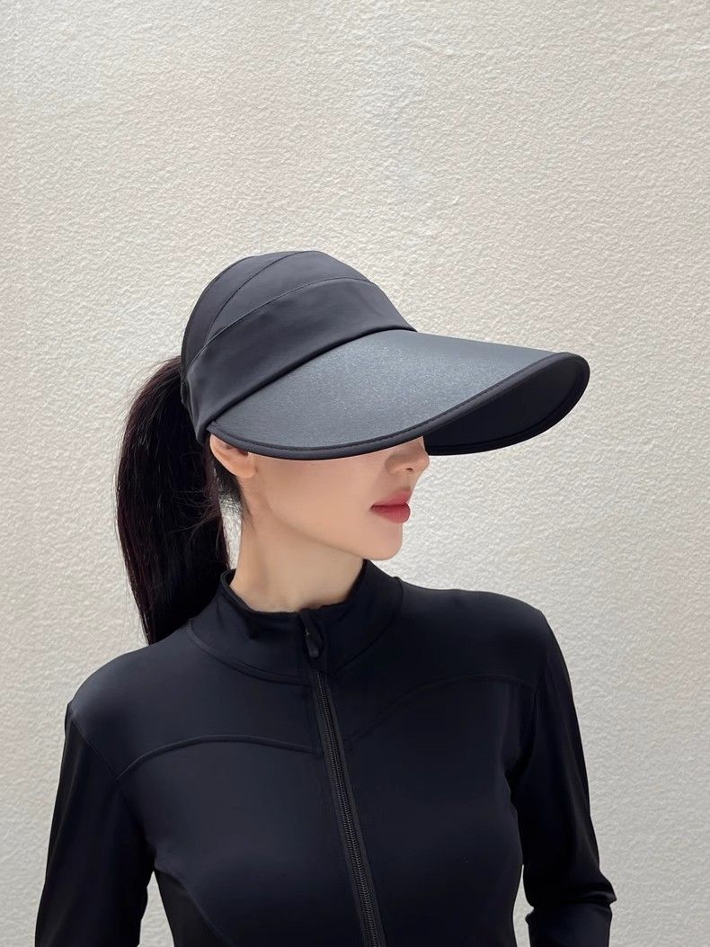 Cappello da sole per esterni in seta ghiacciata, con coda di cavallo alta e a mezza altezza, con viso piccolo e tesa larga, sensazione di freschezza_voghion.com