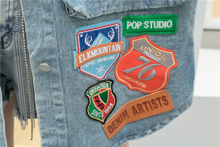 Modische Multi-Label-Jacke aus unregelmäßig gewaschenem Denim für Damen_voghion.com