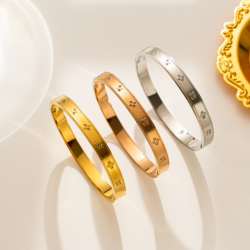 Bracciale rigido in oro con quadrifoglio per donna Fashion Luxury Brand Lucky Grass No Fade Accessori per gioielli_voghion.com