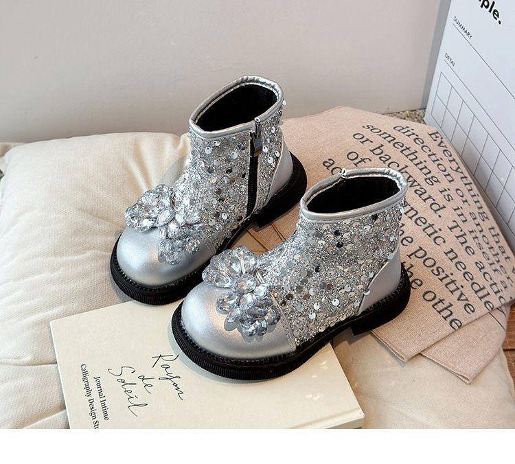 Koreanische Version der kurzen Lederstiefel für Mädchen mit Prinzessinnen-Schleife, neue Martin-Stiefel mit weicher Sohle für den Herbst 2024_voghion.com