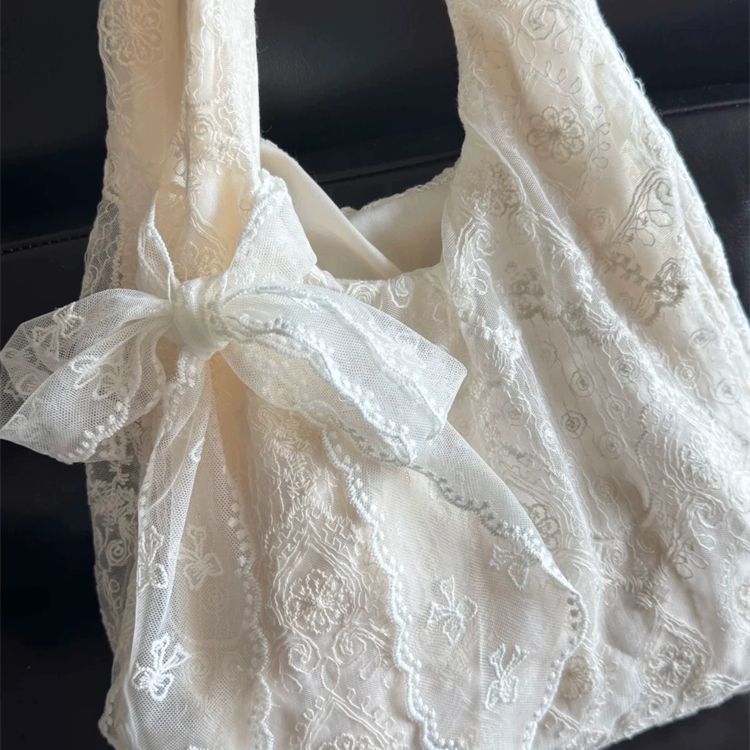 Korean Style Fresh Lace Flower Canvas For Women 2025 New Large Capacity Shoulder Tote Commuter Underarm Bag_voghion.com