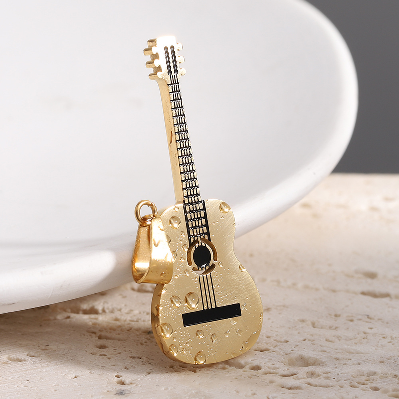 New Instagram internet celebrity personality trend hip-hop stainless guitar pendant street rap titanium steel necklace_voghion.com