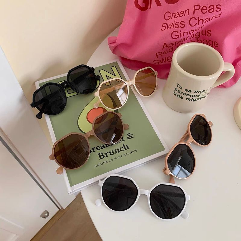 New White Sunglasses Women's Trendy Retro Small Frame Brown Sunglasses Small Face_voghion.com