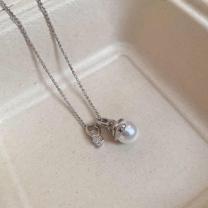 Middle Aged Zircon Wrapped Snake Shaped Pearl Necklace With Fashionable Temperament, Light Luxury Collarbone Chain,_voghion.com