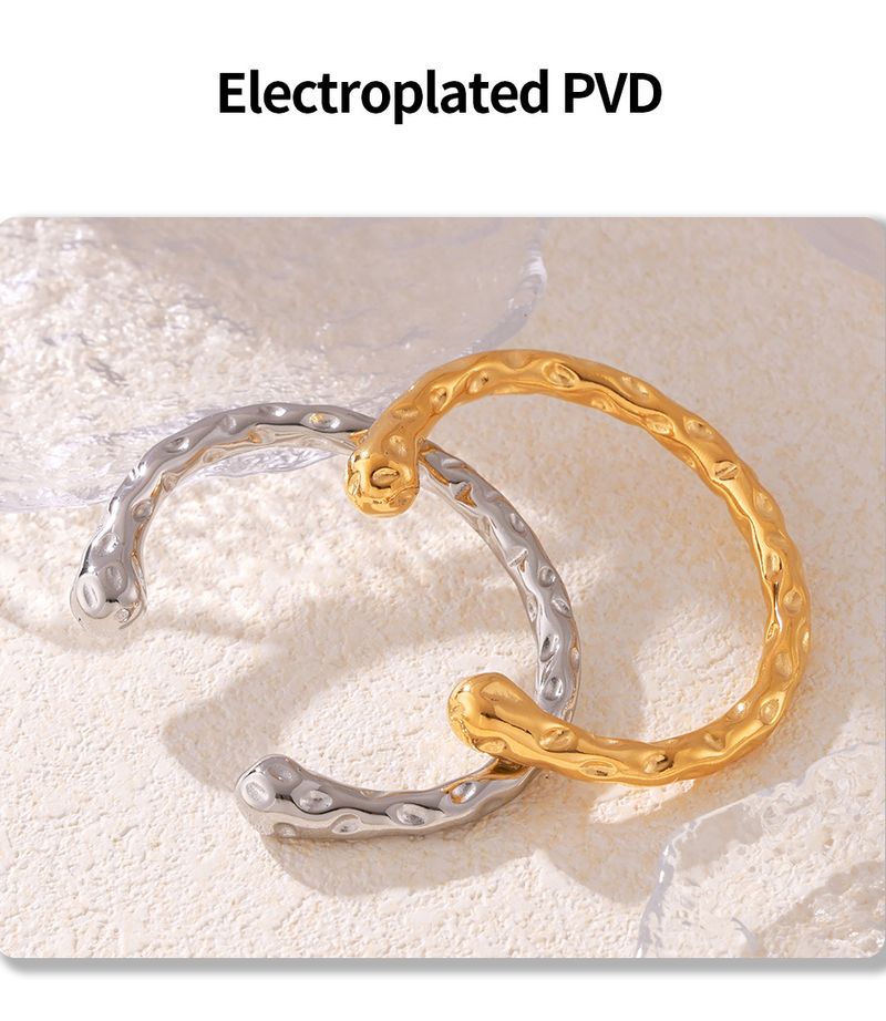 Kleines Armband mit unregelmäßigem Hammerschlagmuster aus Titanstahl, schlichter Retro-Handschmuck_voghion.com