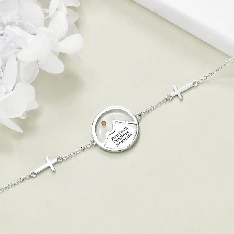 Collana con ciondolo a forma di semi di senape in conchiglia intarsiata, semplice e raffinata, da donna_voghion.com