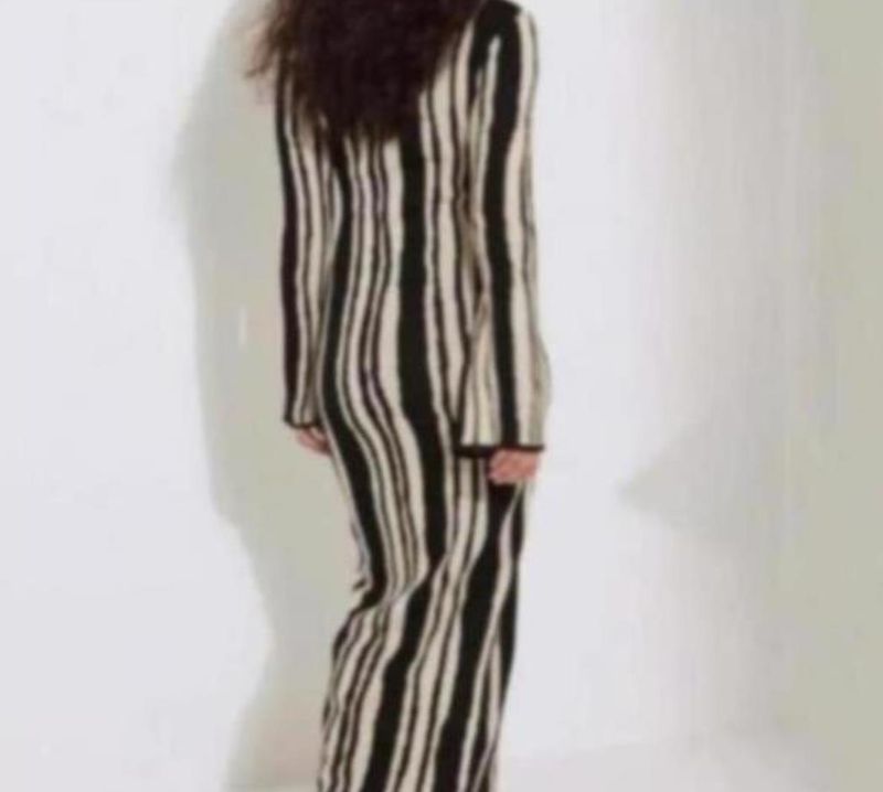 Damenbekleidung vertikal gestreifter langer Rock Wellenmuster schlanke Mode gestricktes Wollkleid_voghion.com