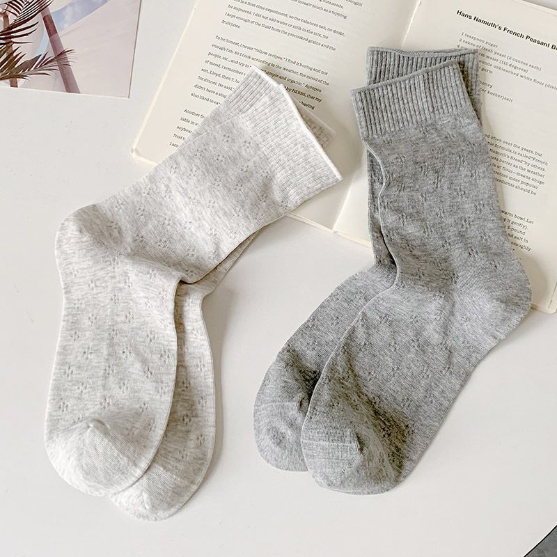 Spring And Summer Thin Socks Women's Hollow Four Leaf Clover Trendy Mid Tube Women's Socks Cream White Mesh Boneless Pure Cotton Pile Socks_voghion.com