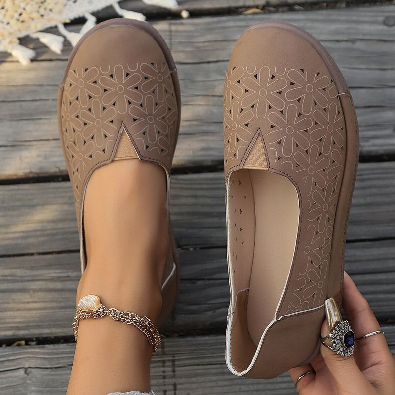 Neue Lazy Singles Casual-Schuhe in Übergröße mit flachem Boden und Hohllöchern, runde Zehenpartie für Damen mit einem Fußpedal_voghion.com