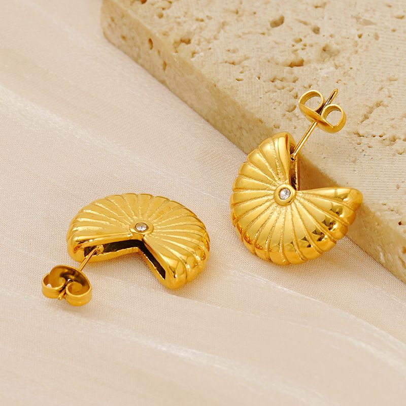 Fashion Simple Stainless Fan-shaped Geometric Vertical Stripe Design Sense Inlaid Diamond Titanium Steel Gold-plated_voghion.com