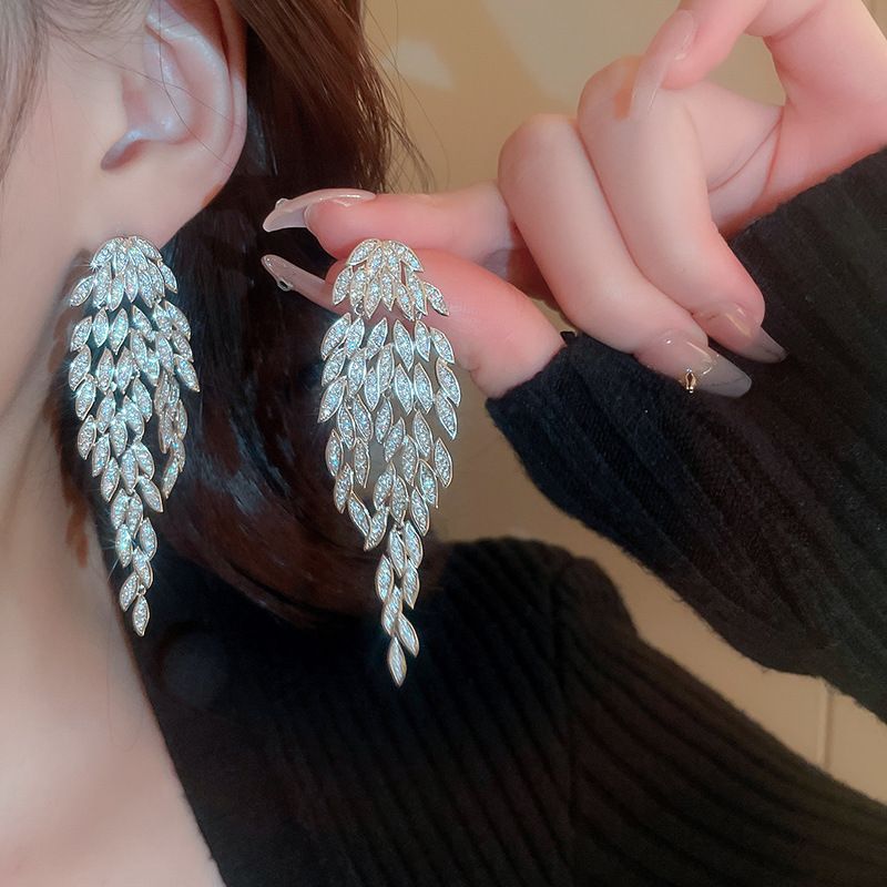 Silver Needle Artificial Pearl Full Diamond Triangular Geometric Tassel Light Luxury Fashionable Earrings, Niche_voghion.com