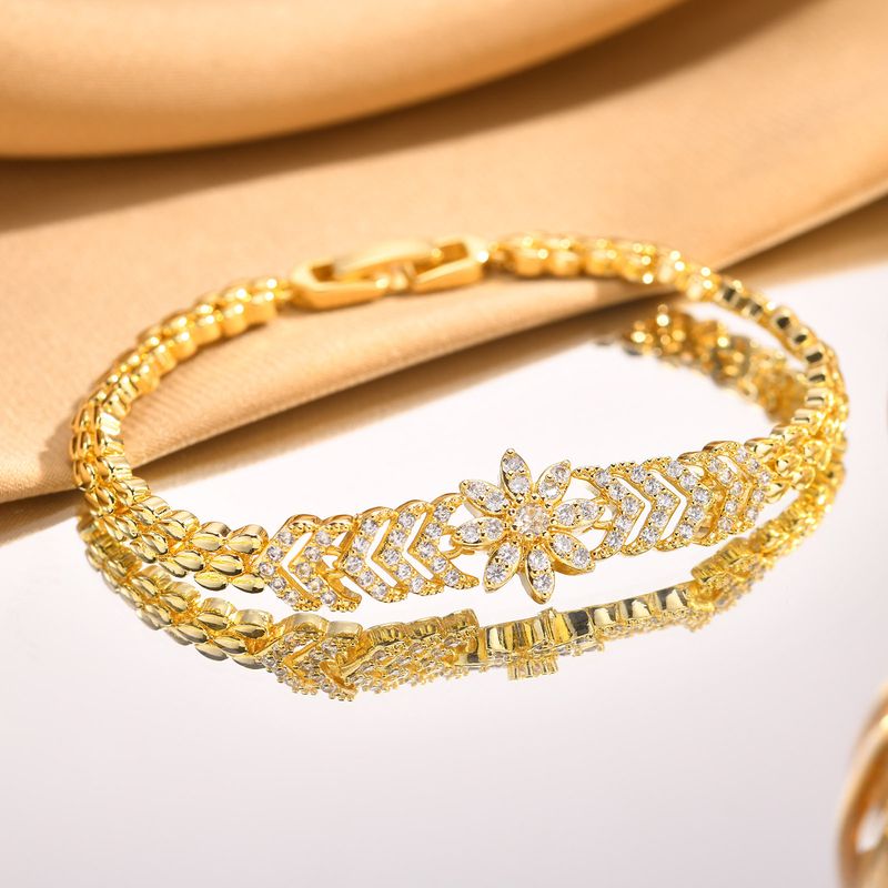 Bracelet élégant pour femme, motif cœur et fleur, nez de cochon, avec pierres en zircone, design géométrique tendance, à porter au quotidien, accessoire tendance et polyvalent._voghion.com