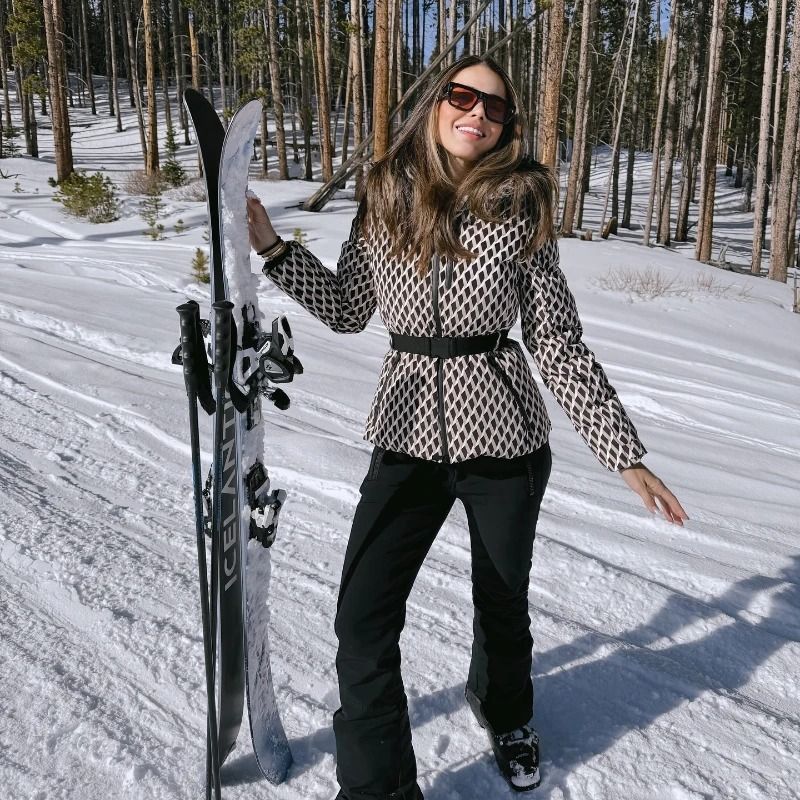 Damesmode ski-jack met tailleband - gewatteerde gewatteerde jas, afneembare capuchon, waterafstotende Oxford-stof, streetwear-stijl_voghion.com