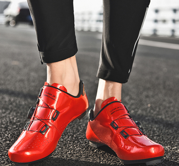Cycling with dynamic bicycle lock shoes, hard soled power assisted bicycles, mountain bike shoes_voghion.com