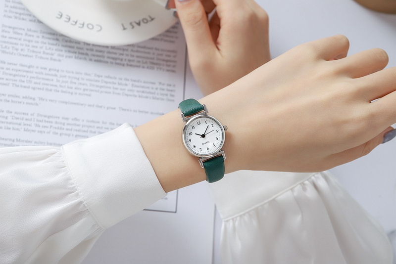 Live classic Instagram forest style digital fashion with minimalist temperament and slim strap small dial student belt_voghion.com