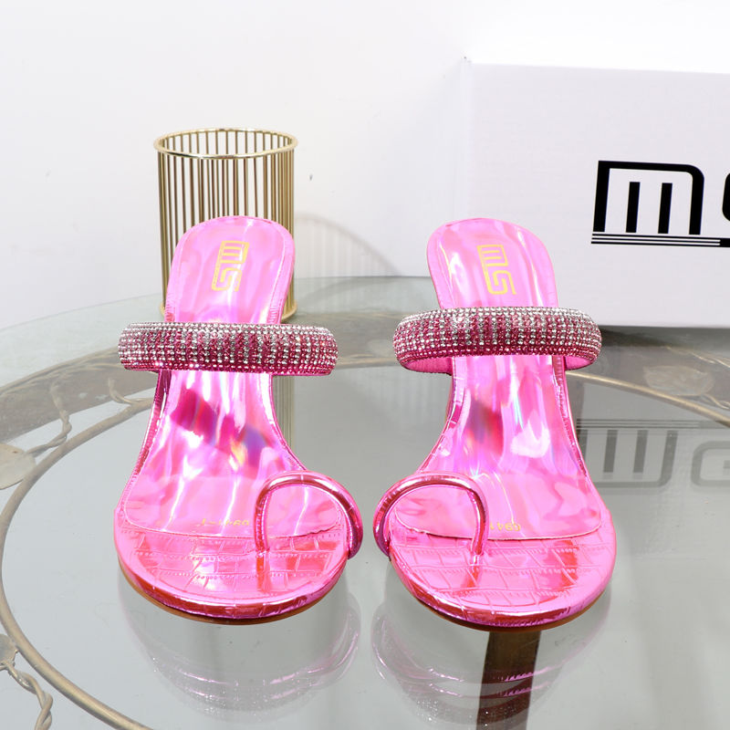 Ein Internet-Promi-Wort-Slipper 2024 Sommer Zehenbesatz Quadratischer High Heel Externes Tragen Sandalen, Übergroße Damen_voghion.com