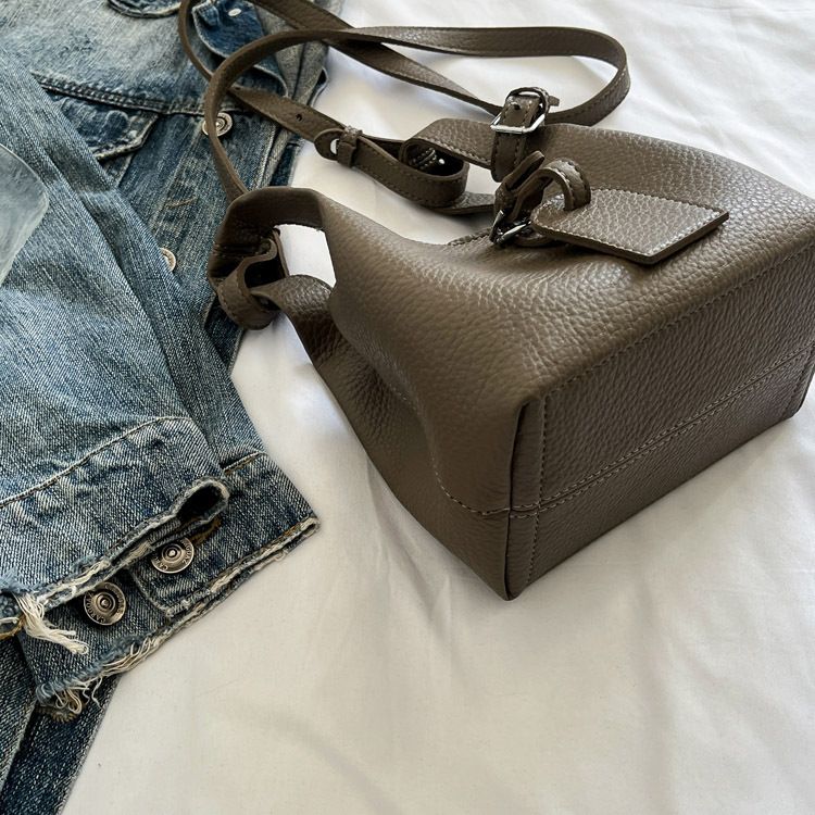 Modieuze damestas 2025, nieuw binnen - stijlvolle schouder- en crossbodytas voor dagelijks gebruik, middelgrote maat, magnetische sluiting, PU-materiaal_voghion.com