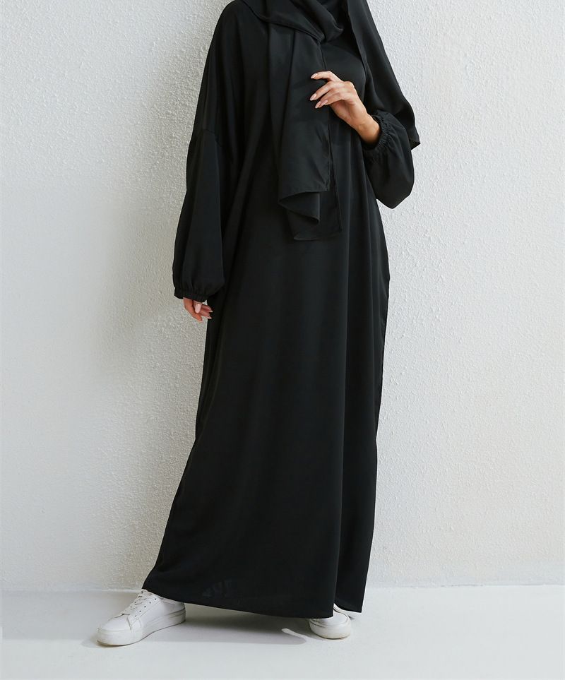 Naiste lahtine ülisuur Lähis-Ida Araabia stiilis kapuutsiga hommikumantel_voghion.com