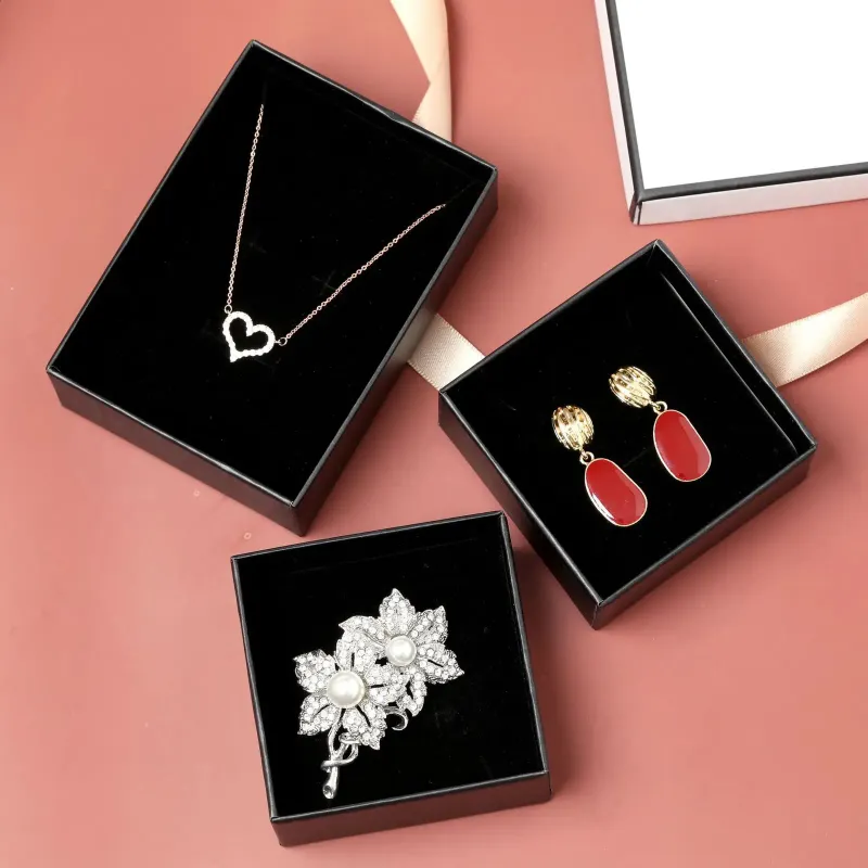 12pack White Black Cardboard Jewelry Box Earings Rings Necklace Storage Boxes 7x9x3cm Kraft Paper Travel Wedding Gift_voghion.com