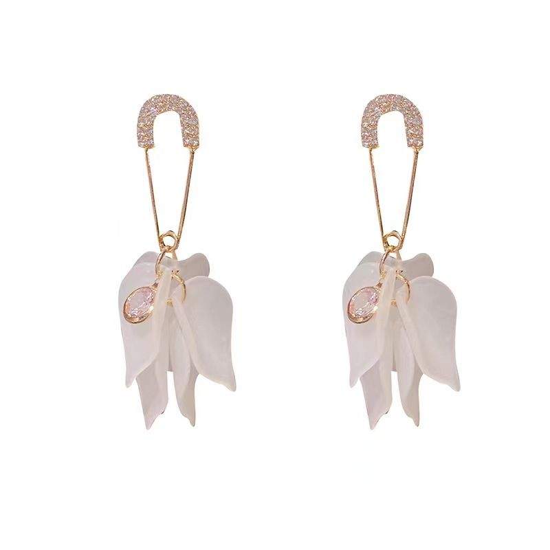 Nuovo design coreano trasparente orecchini a nappa petalo bianco senso di luce temperamento di lusso personalità orecchini a spillo in argento S925 tendenza_voghion.com