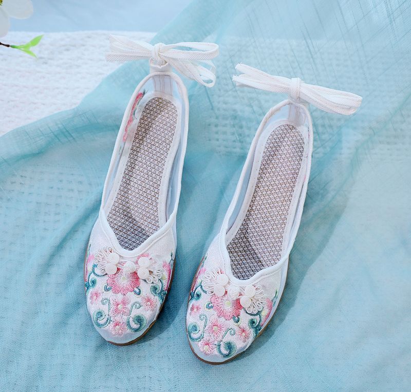 High Heels, bestickte Stoffsohlen aus Kuhsehnen, Damenschuhe können mit Gazeröcken, Qipao, Teekleidung usw. kombiniert werden_voghion.com