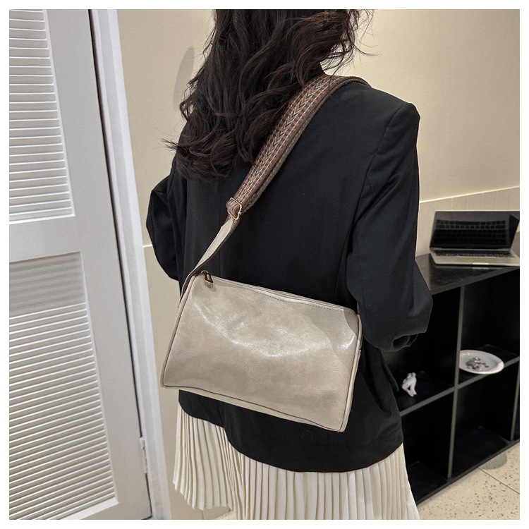 Borsa piccola retrò per donna 2024 Nuova borsa a tracolla singola con tracolla larga alla moda e casual per borsa a tracolla per ragazze_voghion.com