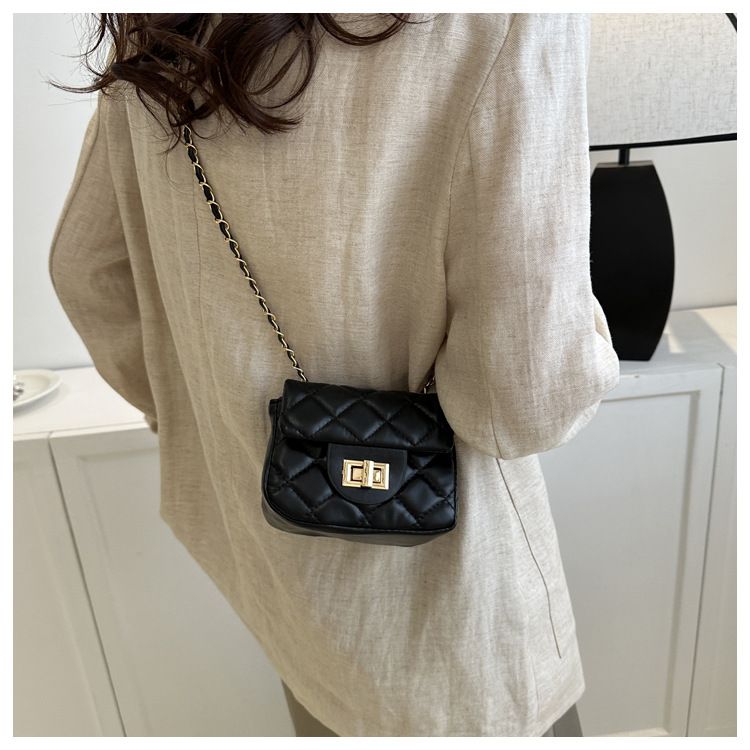 Lingge Chain For Women's 2024 New Fashion Texture Small Square With Unique Design Versatile One Shoulder Crossbody Bag_voghion.com