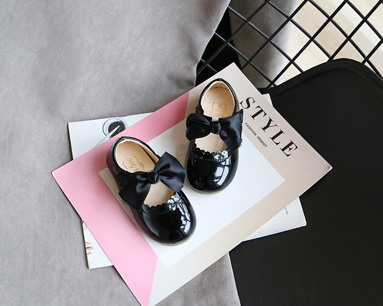 Mother&Kids Scarpe piccole in pelle per bambine Scarpe con fiocco in pelle brillante per bambine Scarpe da ballo per palcoscenico e asilo_voghion.com