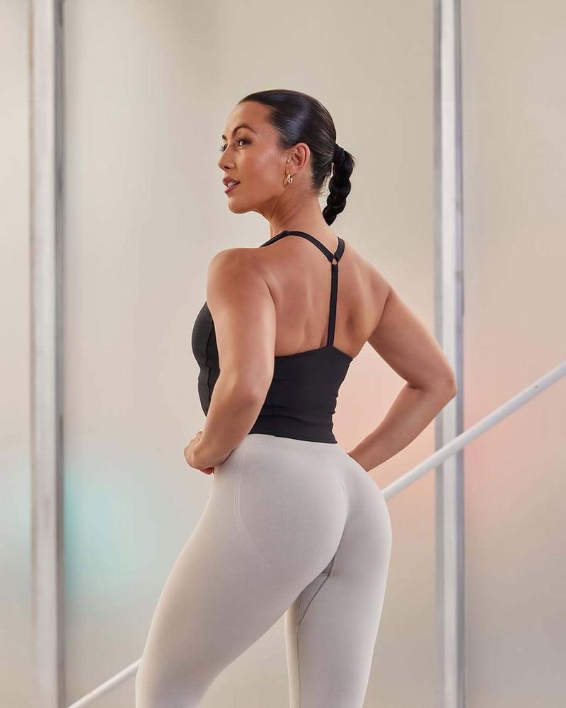 Internet-Berühmtheit Oneractive Yoga-Weste für Frauen, hohe Elastizität, schnelltrocknend, Sport-Fitness-Training mit Brustpolster-Modell_voghion.com