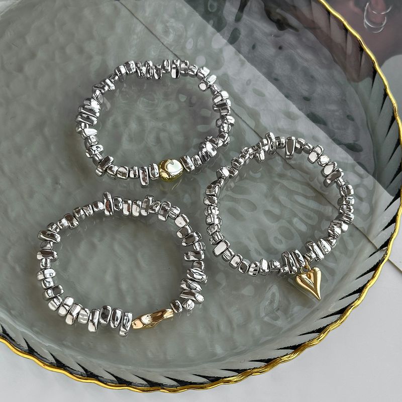 Pulsera apilada con cuentas CCB, con un colgante de corazón de amor, estilo Ins, dulce y fresco, con diseño irregular._voghion.com