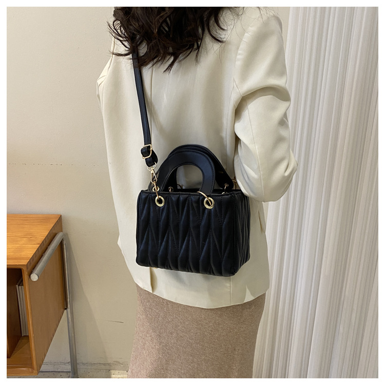 Trendy Textur Für Frauen 2023 Neue Mode Handheld Daifei Kleine Quadratische Tasche Einfache Umhängetasche_voghion.com