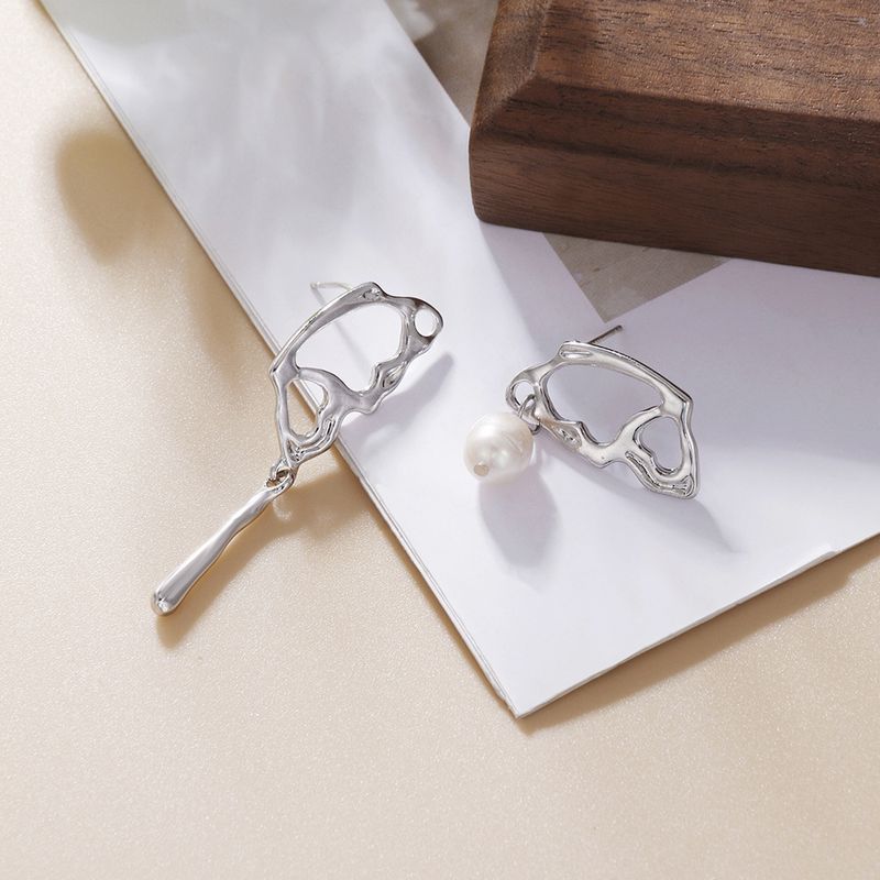 Retro Butterfly Pearl Earrings Ins Cold Style Asymmetric Earrings Niche Earrings_voghion.com