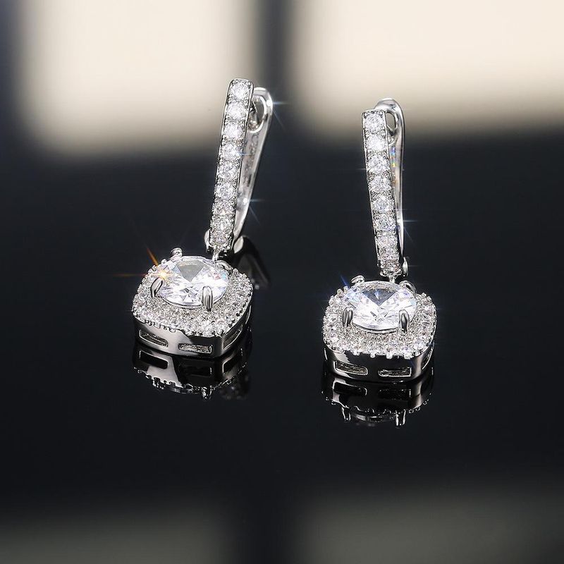 Gioielli di moda, orecchini da donna lussuosi e raffinati, incastonati con zirconi_voghion.com