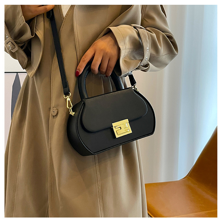Tas Dames 2023 Nieuwe Draagbare Harde Shell Damestas Mode Tassen Dames Schoudertas Grensoverschrijdende Eenvoudige Messenger Damestas_voghion.com
