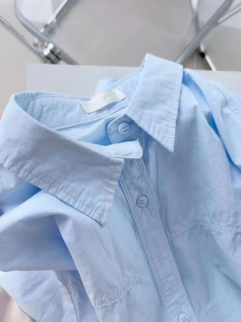 Robe en coton bleu clair style forêt pour femme, idéale pour le printemps et l'automne, coupe ajustée et polyvalente, taille S. Épaules classiques._voghion.com