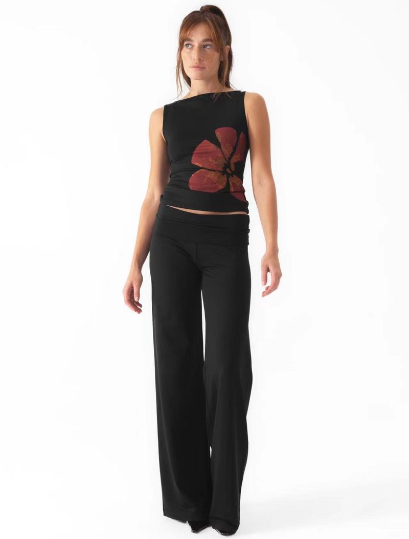Maglione senza maniche aderente con stampa floreale semplice e girocollo da donna_voghion.com