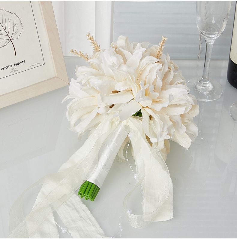 Artificial Decorations New Personalized Simulation Bridal Bouquet Champagne Hydrangea Wedding Outdoor Photography Props Bouquet_voghion.com