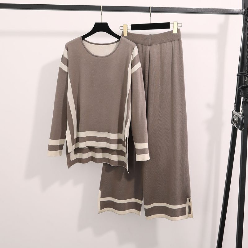 Damenbekleidung, modisch, schlicht, mit lockeren, langärmeligen Oberteilen, hoher Taille, schmale Hose mit weitem Bein, gestrickter zweiteiliger Anzug_voghion.com