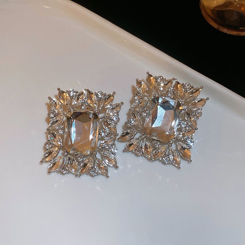 Multi Layer Diamond Inlaid Square Leaf Pearl Necklace Earring Set, Light Luxury Collarbone Chain, Exquisite And Elegant_voghion.com
