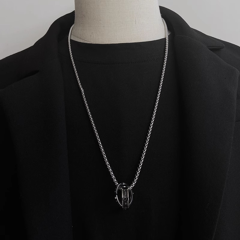 Collana doppia circolare per donna, pendente ad anello versatile e minimalista, in acciaio al titanio, resistente al colore e personalizzabile_voghion.com