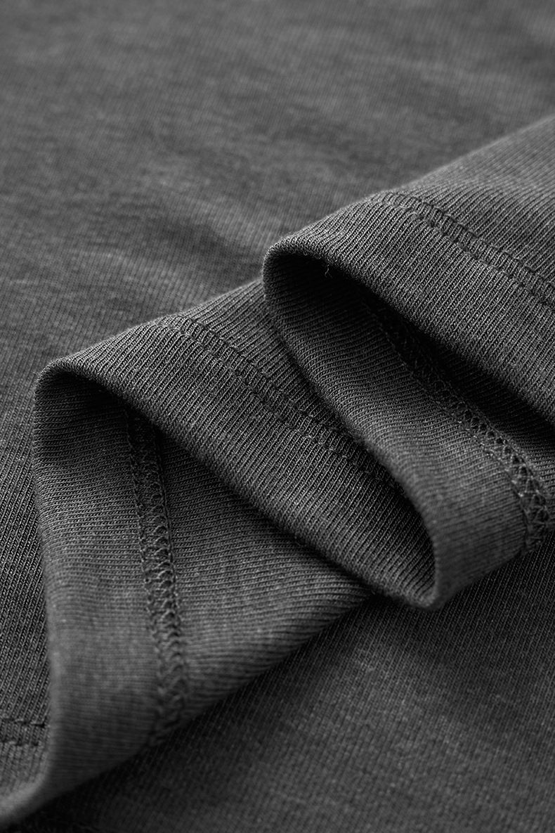 Herren-T-Shirt mit hohem Kragen und schmaler Passform und langen Ärmeln aus Wollmischung – Thermo-Basisschicht im Streetstyle für den Herbst (Schwarz, Dunkelgrau)_voghion.com
